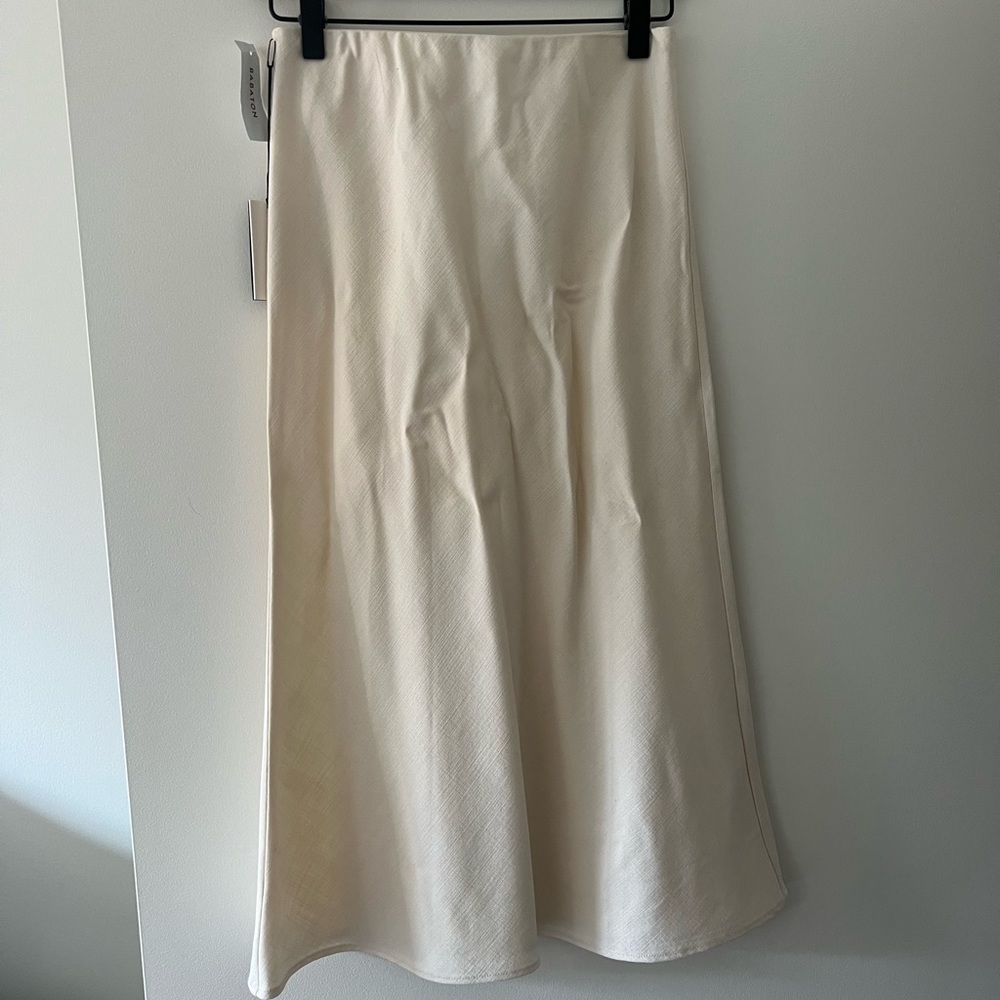 Aritzia Babaton Linen Midi Skirt in Color Birch, Size 2. New with tags